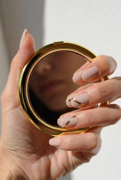 Beige Nails With Metallic Stroke