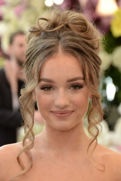 Romantic Messy Half Up Hairstyle