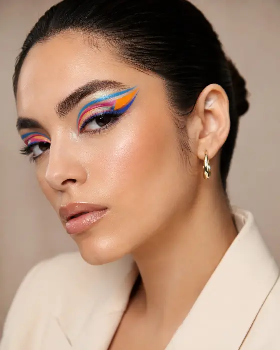 Colorful Graphic Liner